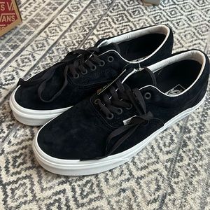 Vans Era Suede Sneakers NWT